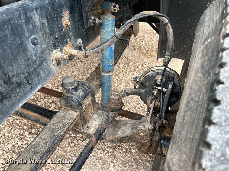 image for item KM9909 1998 Mack CH613  semi truck