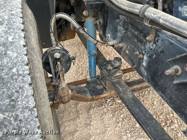 image for item KM9909 1998 Mack CH613  semi truck