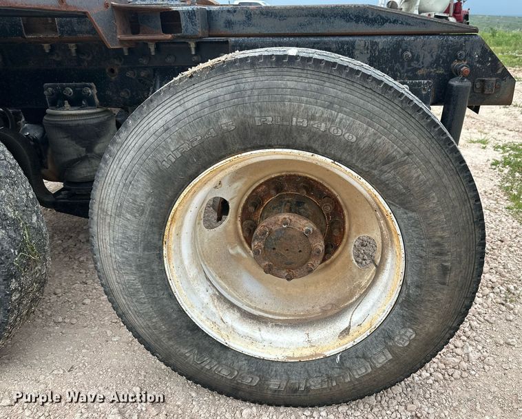 image for item KM9909 1998 Mack CH613  semi truck