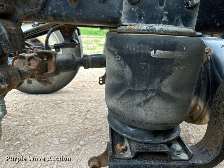 image for item KM9909 1998 Mack CH613  semi truck