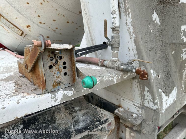 image for item KM9910 1992 Mack DM Series  ready mix truck