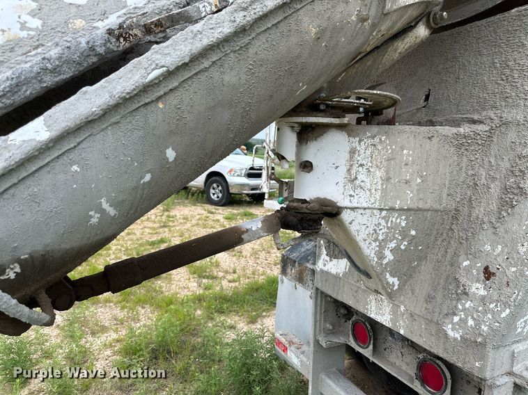 image for item KM9910 1992 Mack DM Series  ready mix truck