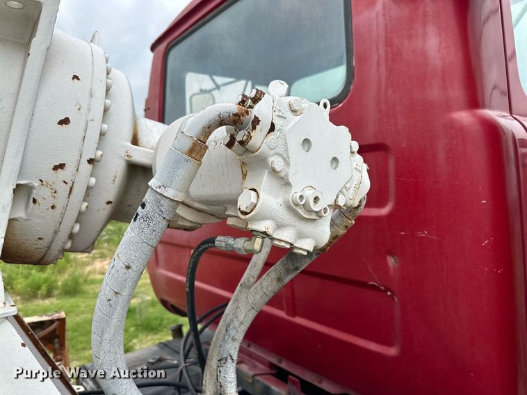 image for item KM9910 1992 Mack DM Series  ready mix truck