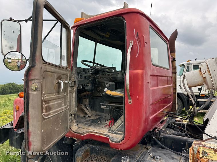 image for item KM9910 1992 Mack DM Series  ready mix truck