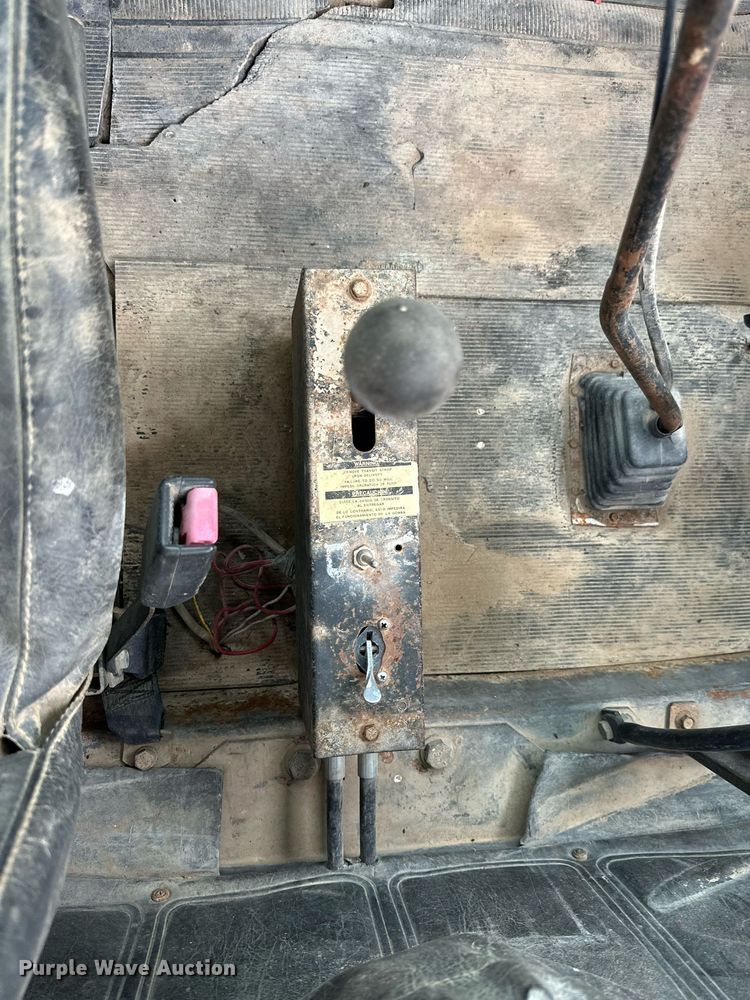 image for item KM9910 1992 Mack DM Series  ready mix truck