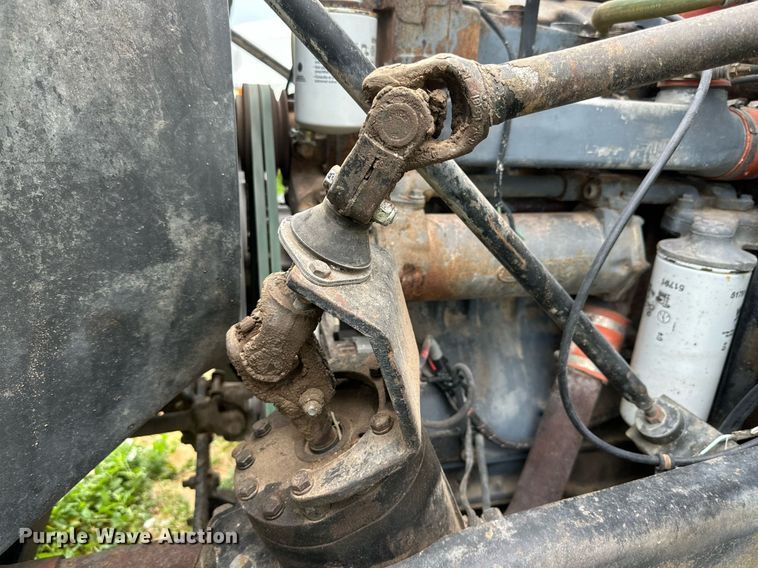 image for item KM9910 1992 Mack DM Series  ready mix truck