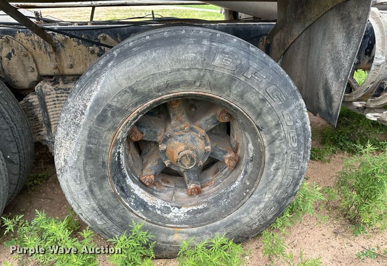 image for item KM9910 1992 Mack DM Series  ready mix truck