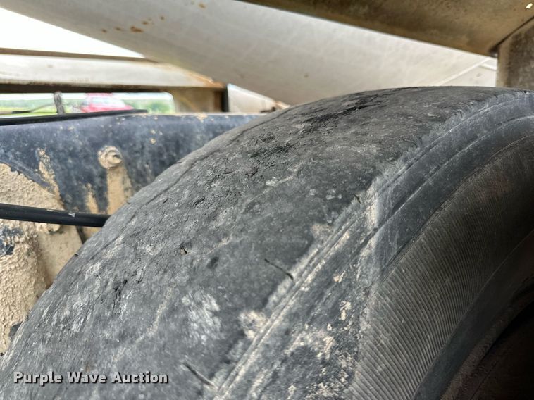 image for item KM9910 1992 Mack DM Series  ready mix truck