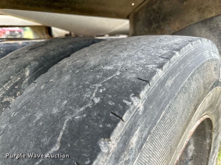 image for item KM9910 1992 Mack DM Series  ready mix truck