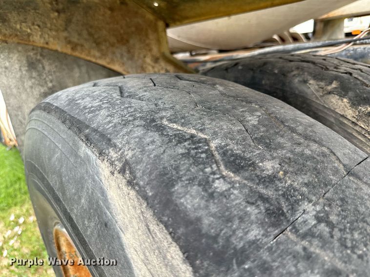 image for item KM9910 1992 Mack DM Series  ready mix truck