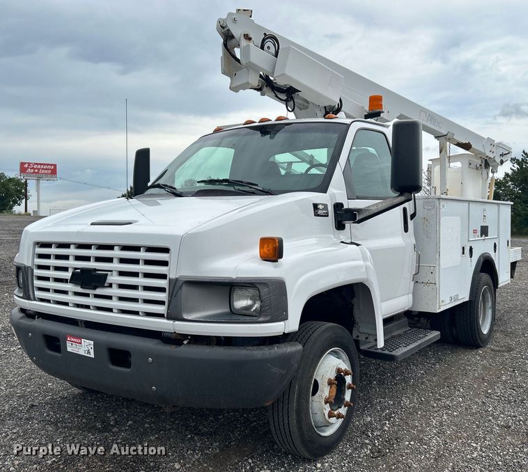 image for item KW9171 2004 Chevrolet C4500  bucket truck