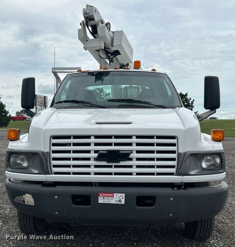 image for item KW9171 2004 Chevrolet C4500  bucket truck