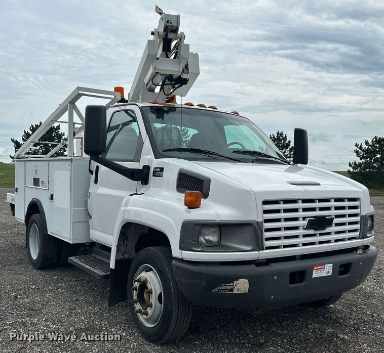 image for item KW9171 2004 Chevrolet C4500  bucket truck
