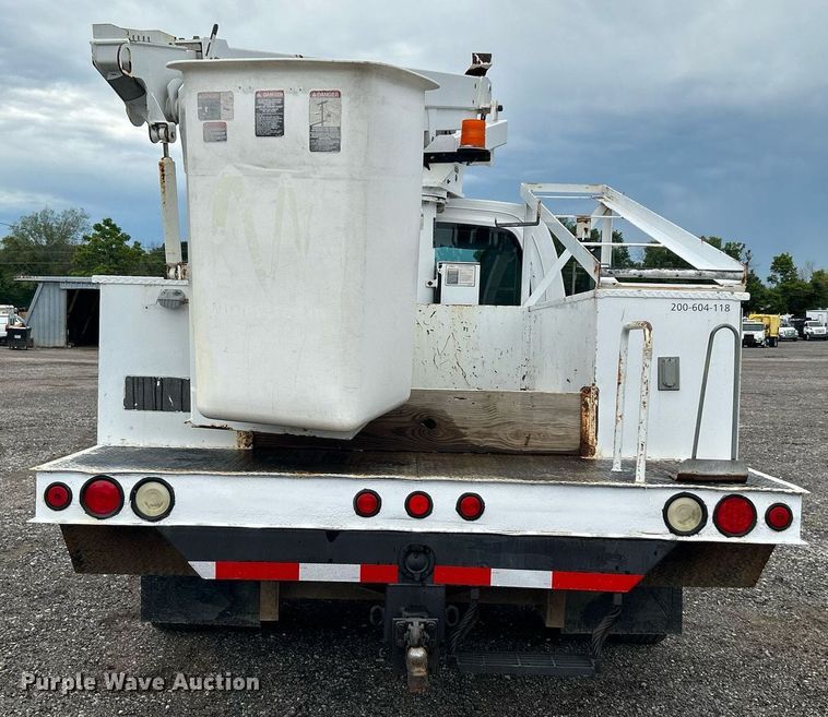 image for item KW9171 2004 Chevrolet C4500  bucket truck