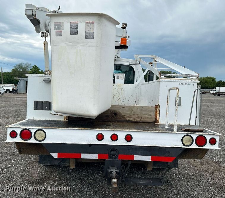 image for item KW9171 2004 Chevrolet C4500  bucket truck