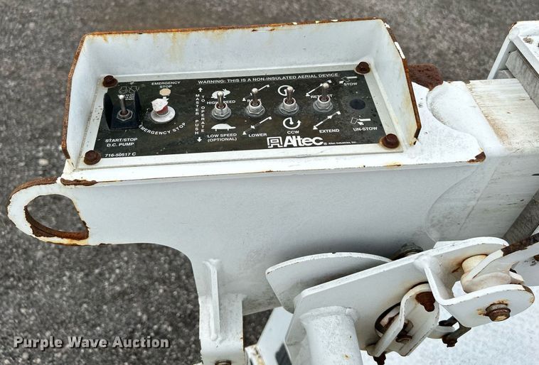 image for item KW9171 2004 Chevrolet C4500  bucket truck