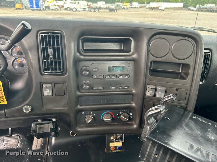 image for item KW9171 2004 Chevrolet C4500  bucket truck