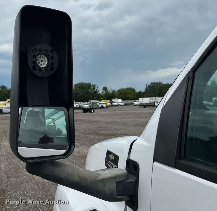 image for item KW9171 2004 Chevrolet C4500  bucket truck