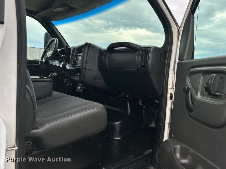 image for item KW9171 2004 Chevrolet C4500  bucket truck