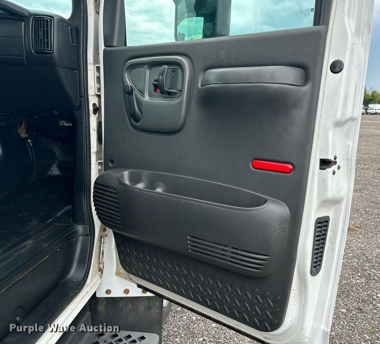 image for item KW9171 2004 Chevrolet C4500  bucket truck