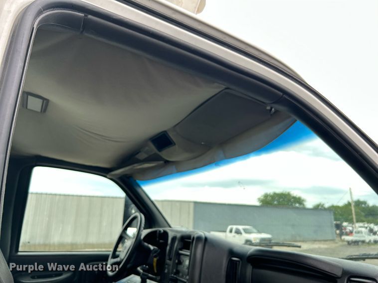 image for item KW9171 2004 Chevrolet C4500  bucket truck