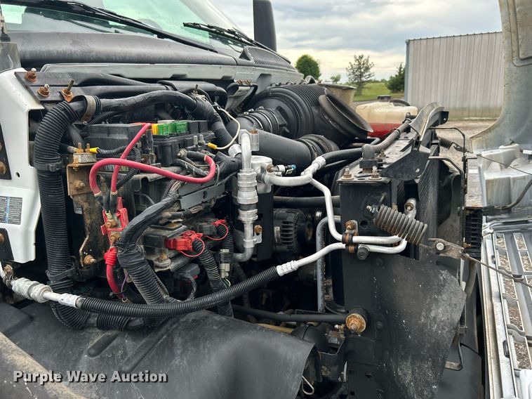 image for item KW9171 2004 Chevrolet C4500  bucket truck