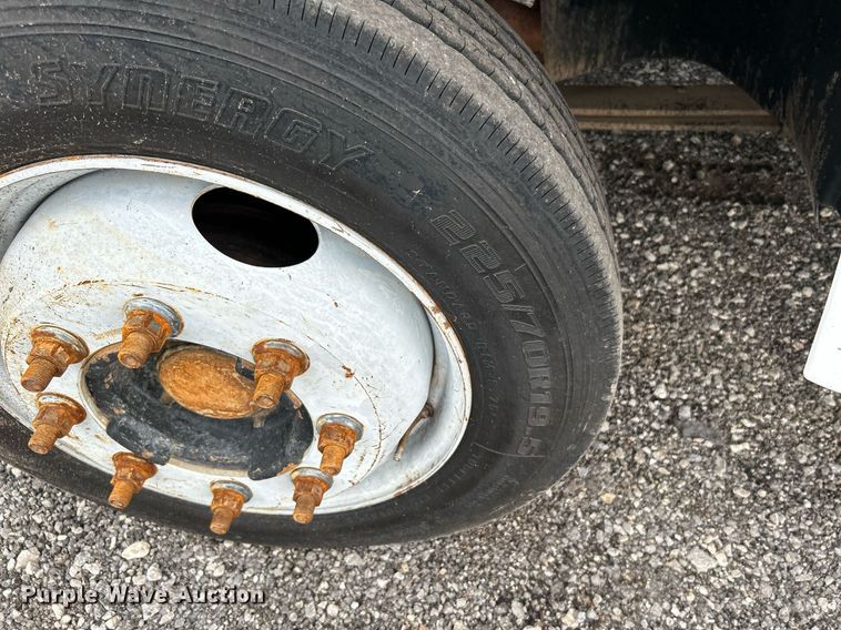 image for item KW9171 2004 Chevrolet C4500  bucket truck