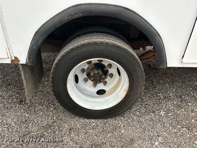 image for item KW9171 2004 Chevrolet C4500  bucket truck