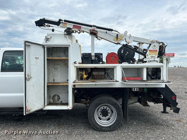 image for item KW9175 2011 Ford F550 Super Duty  Crew Cab utility / service truck