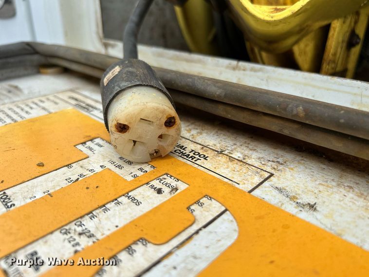 image for item KW9175 2011 Ford F550 Super Duty  Crew Cab utility / service truck