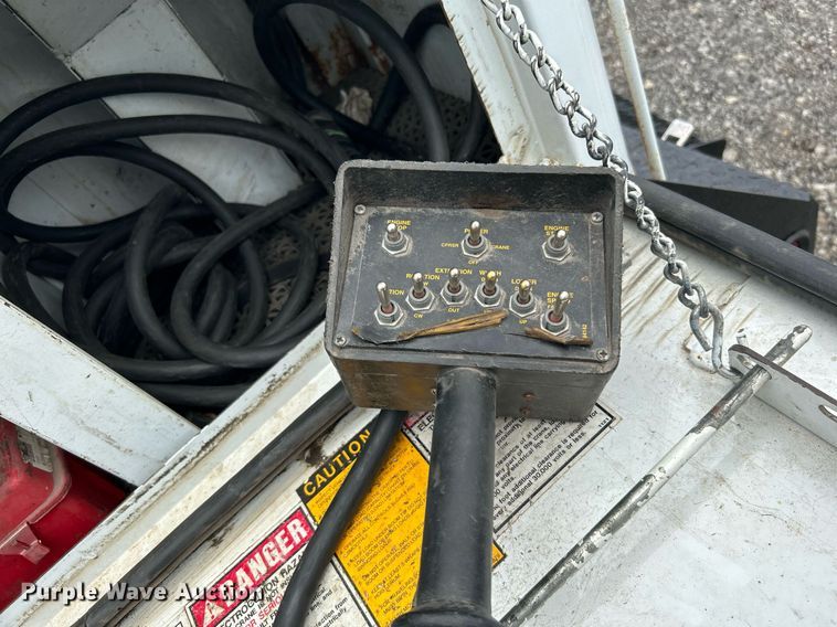 image for item KW9175 2011 Ford F550 Super Duty  Crew Cab utility / service truck