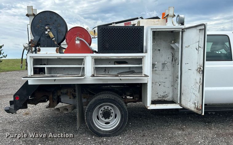 image for item KW9175 2011 Ford F550 Super Duty  Crew Cab utility / service truck