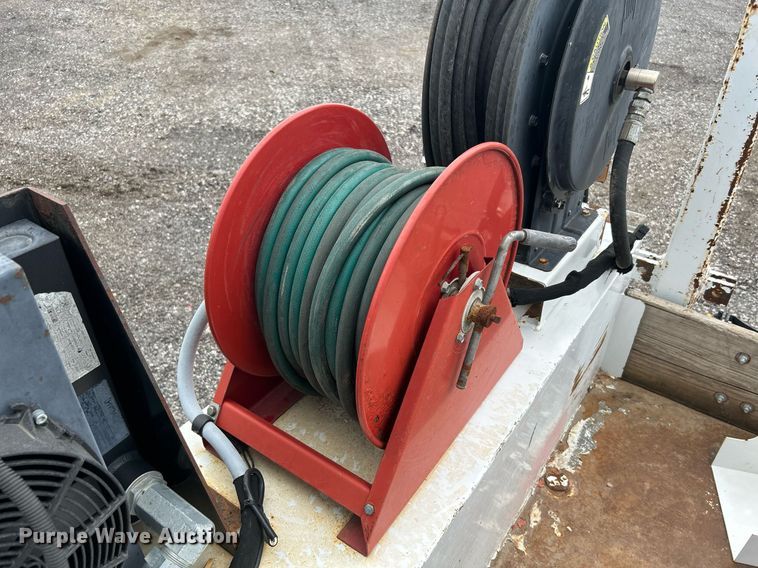 image for item KW9175 2011 Ford F550 Super Duty  Crew Cab utility / service truck