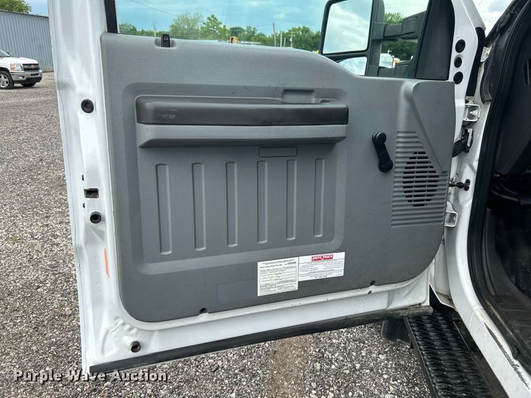 image for item KW9175 2011 Ford F550 Super Duty  Crew Cab utility / service truck