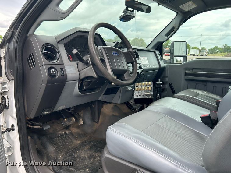 image for item KW9175 2011 Ford F550 Super Duty  Crew Cab utility / service truck