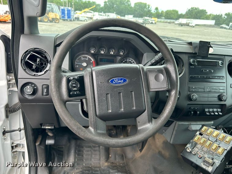 image for item KW9175 2011 Ford F550 Super Duty  Crew Cab utility / service truck