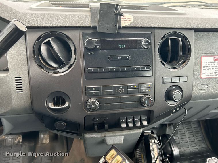 image for item KW9175 2011 Ford F550 Super Duty  Crew Cab utility / service truck