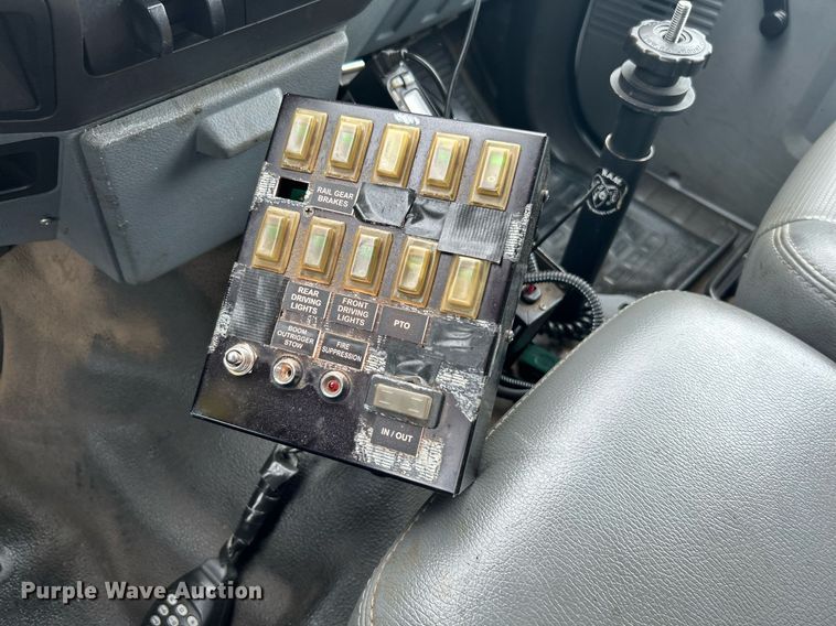 image for item KW9175 2011 Ford F550 Super Duty  Crew Cab utility / service truck