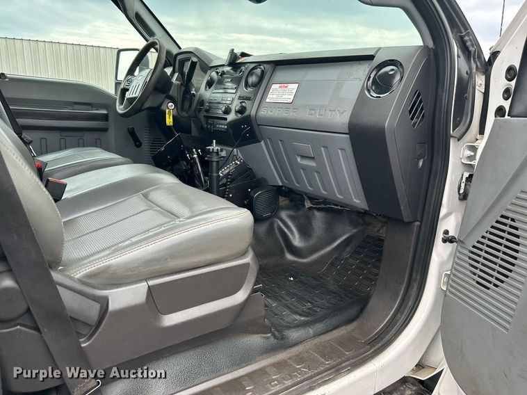 image for item KW9175 2011 Ford F550 Super Duty  Crew Cab utility / service truck