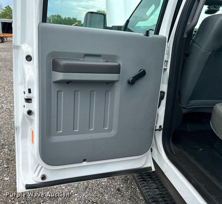 image for item KW9175 2011 Ford F550 Super Duty  Crew Cab utility / service truck