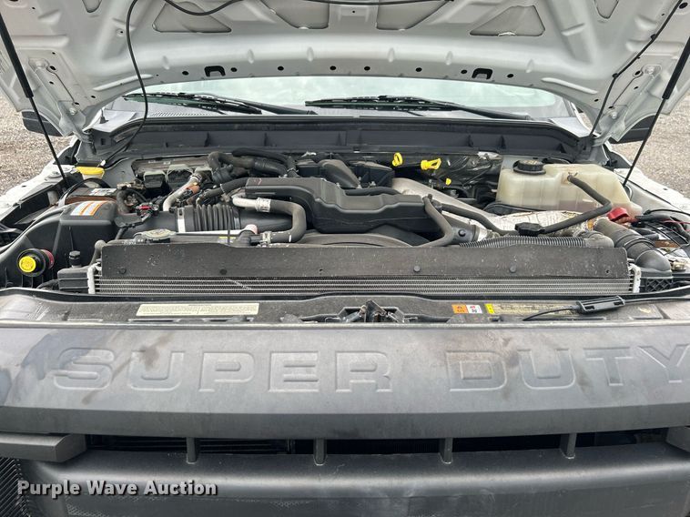 image for item KW9175 2011 Ford F550 Super Duty  Crew Cab utility / service truck