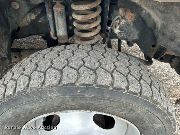 image for item KW9175 2011 Ford F550 Super Duty  Crew Cab utility / service truck