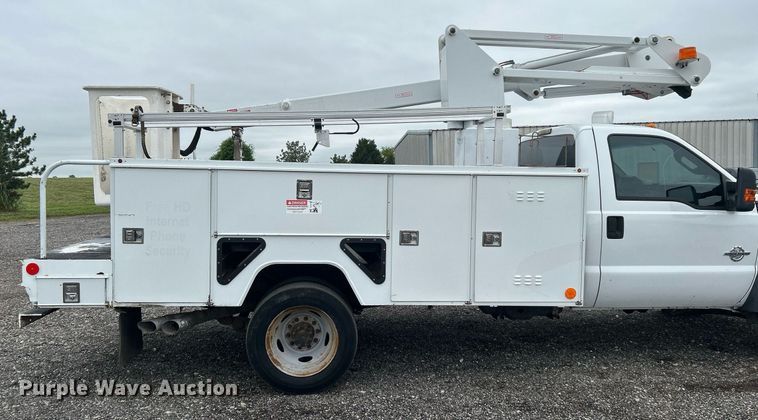 image for item KW9180 2011 Ford F550 Super Duty  bucket truck