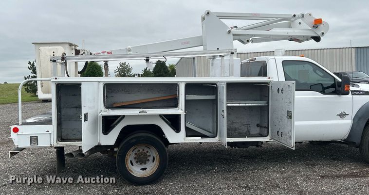 image for item KW9180 2011 Ford F550 Super Duty  bucket truck