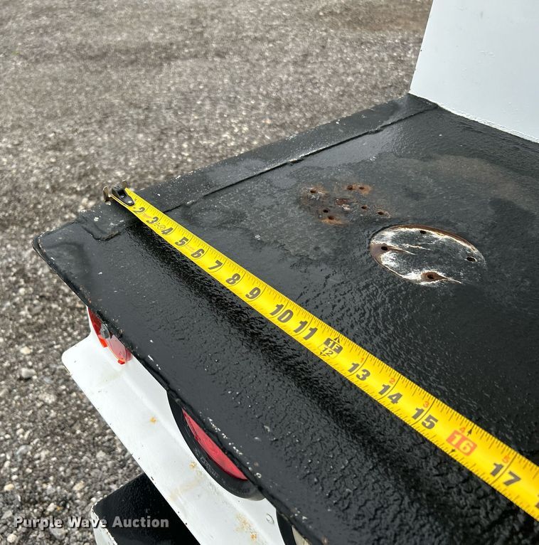 image for item KW9180 2011 Ford F550 Super Duty  bucket truck