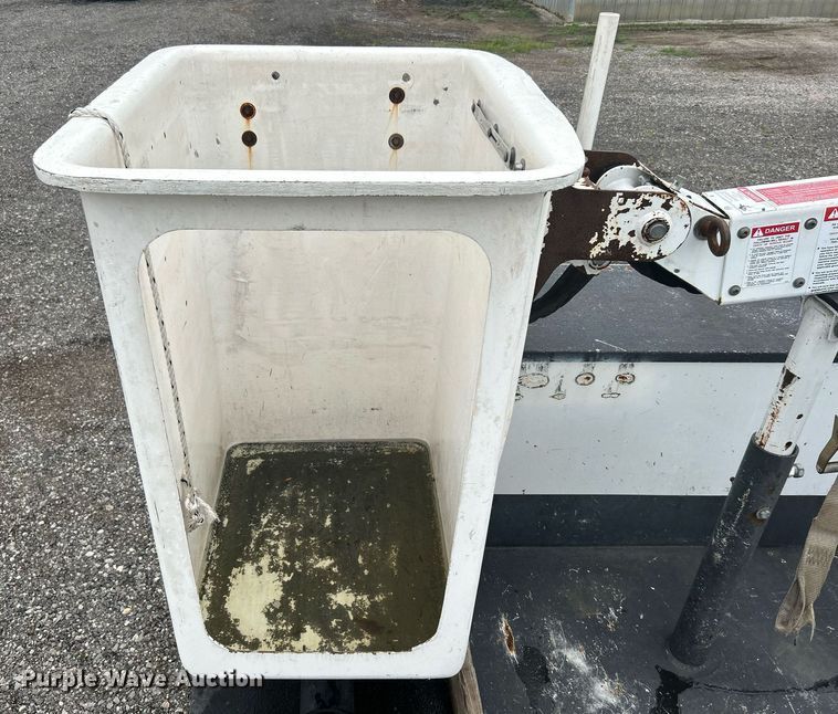 image for item KW9180 2011 Ford F550 Super Duty  bucket truck