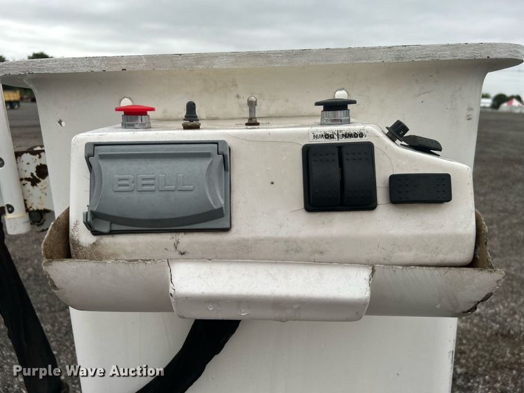 image for item KW9180 2011 Ford F550 Super Duty  bucket truck