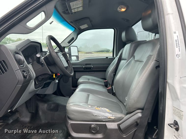 image for item KW9180 2011 Ford F550 Super Duty  bucket truck