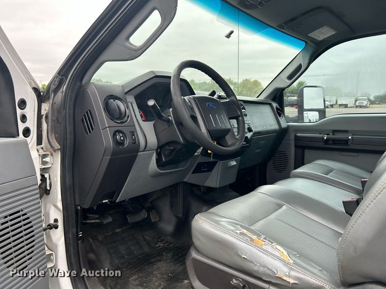 image for item KW9180 2011 Ford F550 Super Duty  bucket truck