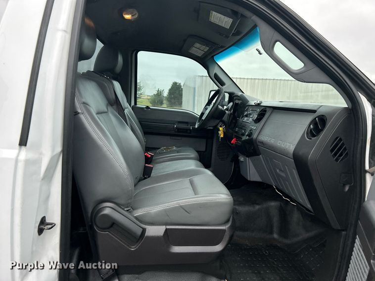 image for item KW9180 2011 Ford F550 Super Duty  bucket truck